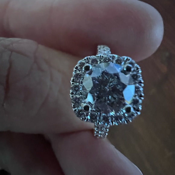 Dana Augustine diamond 1.05 carats ring - Picture 2 of 9